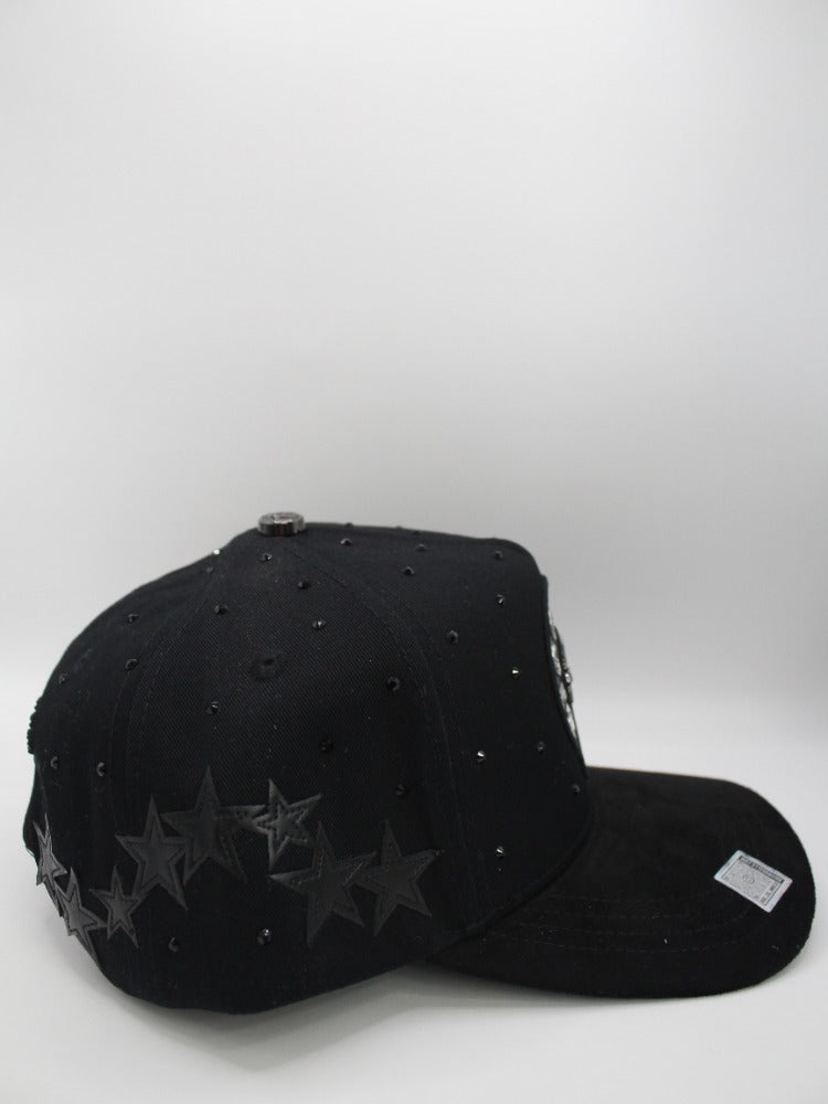 DELUXE BLACK
