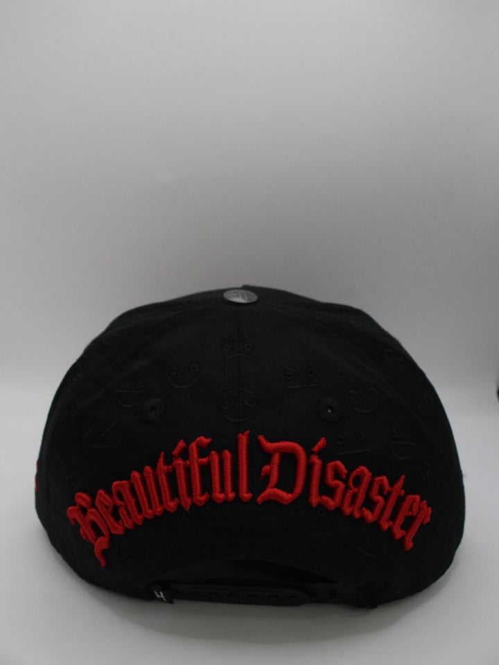 BEAUTIFUL DISASTER XY   BLACK/RED