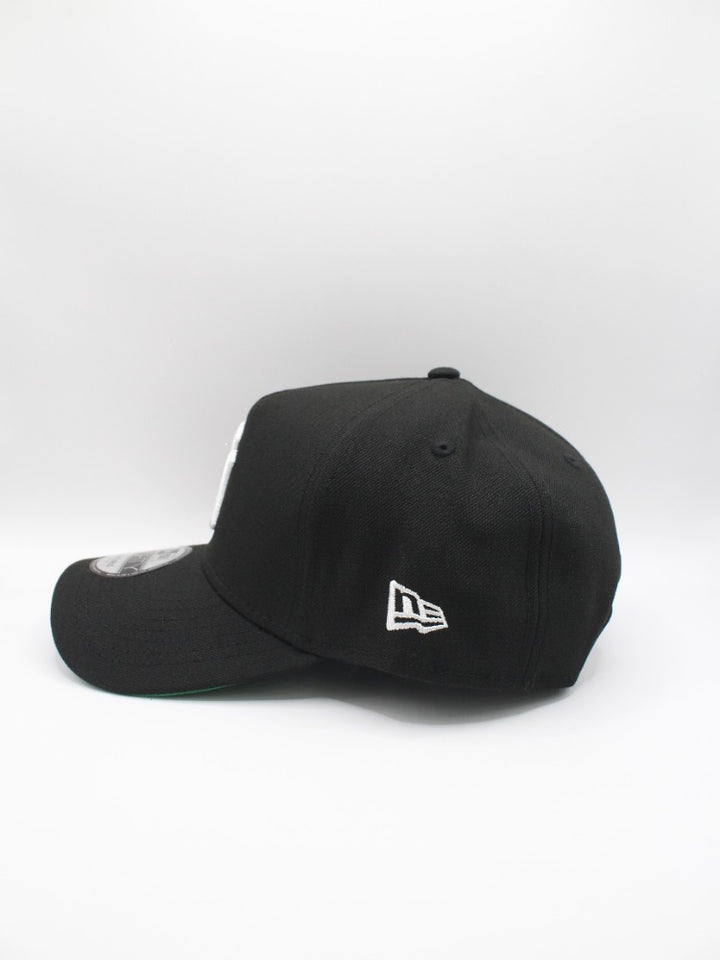 NY YANKEES BLACK/WHITE CLASSIC