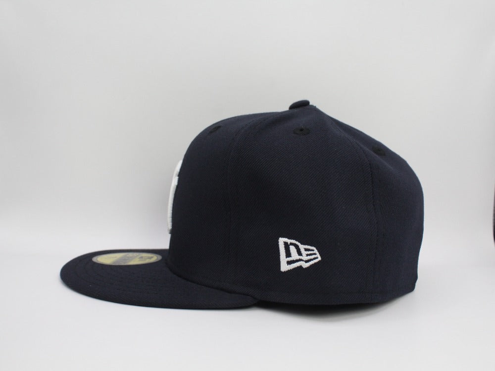 Yankees Authentic  Navy Clasicc