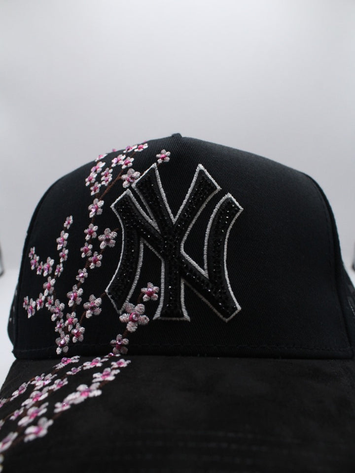 KEVIN HATS SAKURA