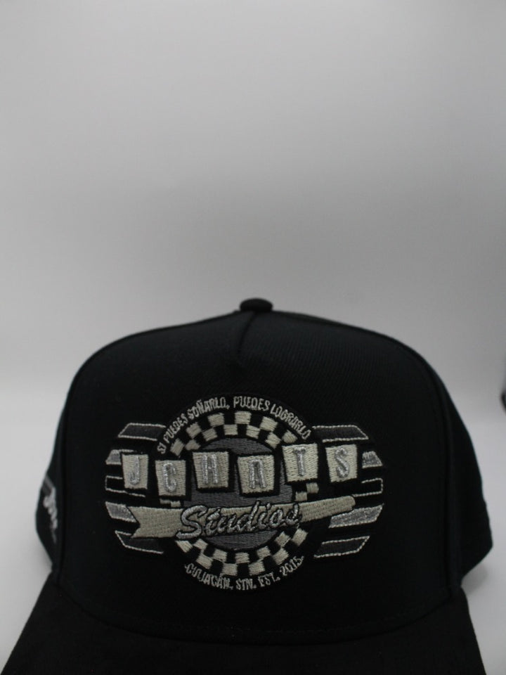 STUDIO BLACK