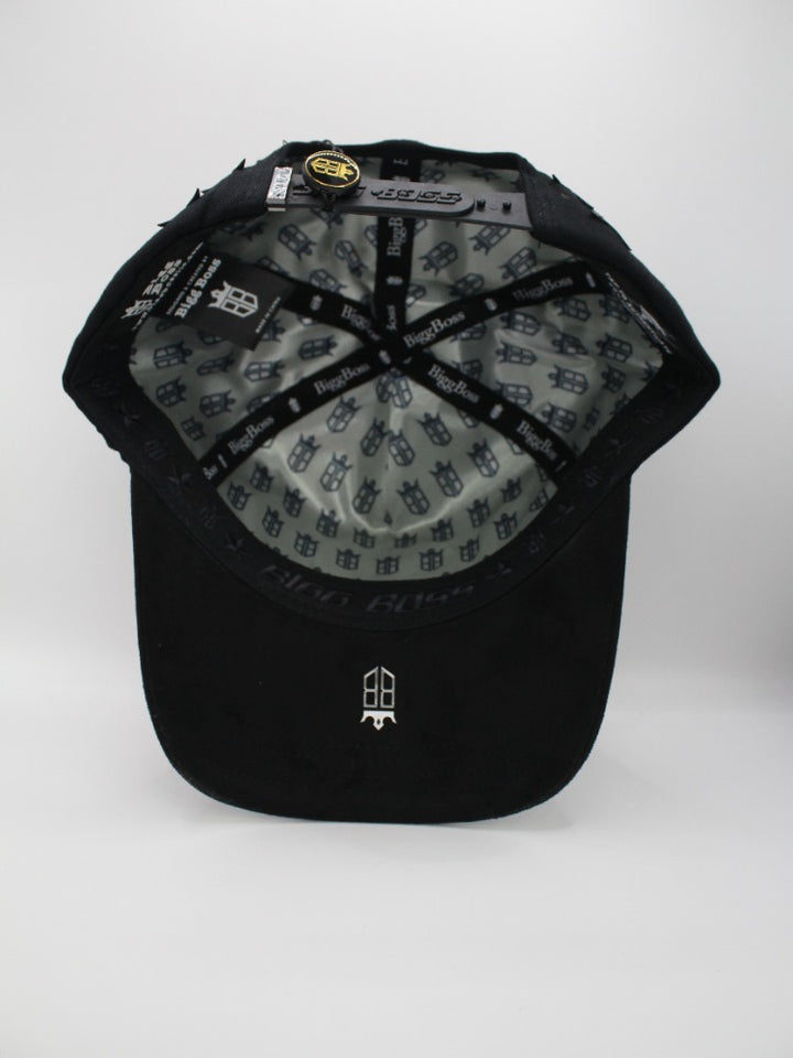 DELUXE BLACK