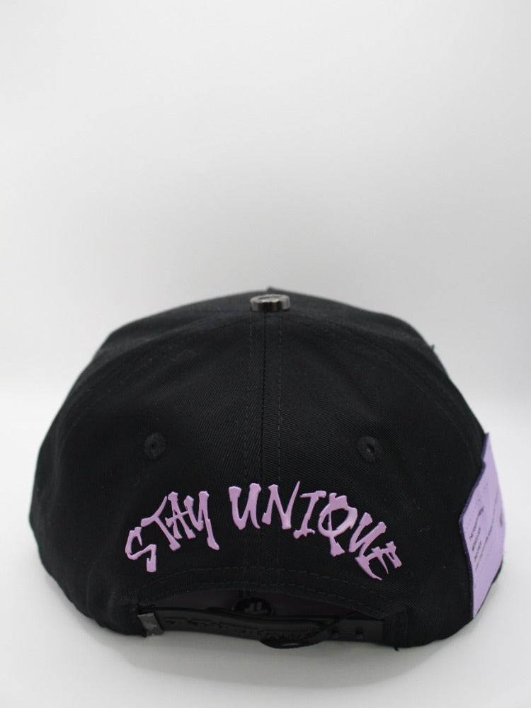 STAY UNIQUE