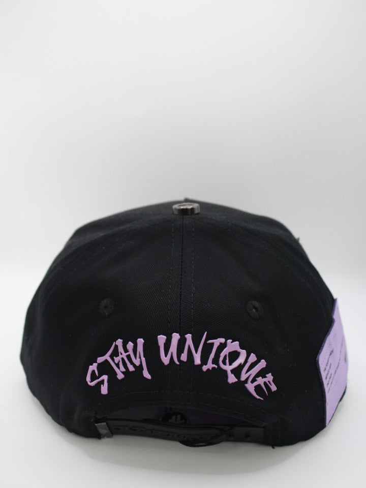 STAY UNIQUE