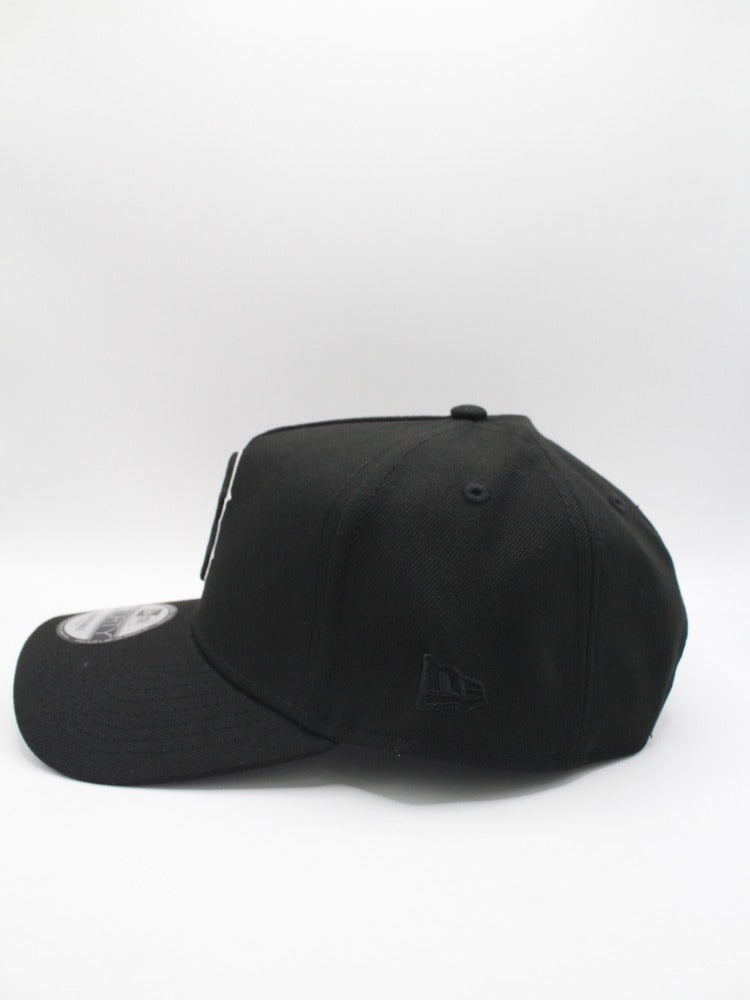B BOSTON WORLD SERIES 2018 BLACK/WHITE