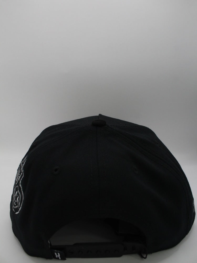 STUDIO BLACK