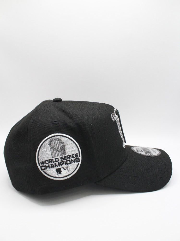 B BOSTON WORLD SERIES 2018 BLACK/WHITE