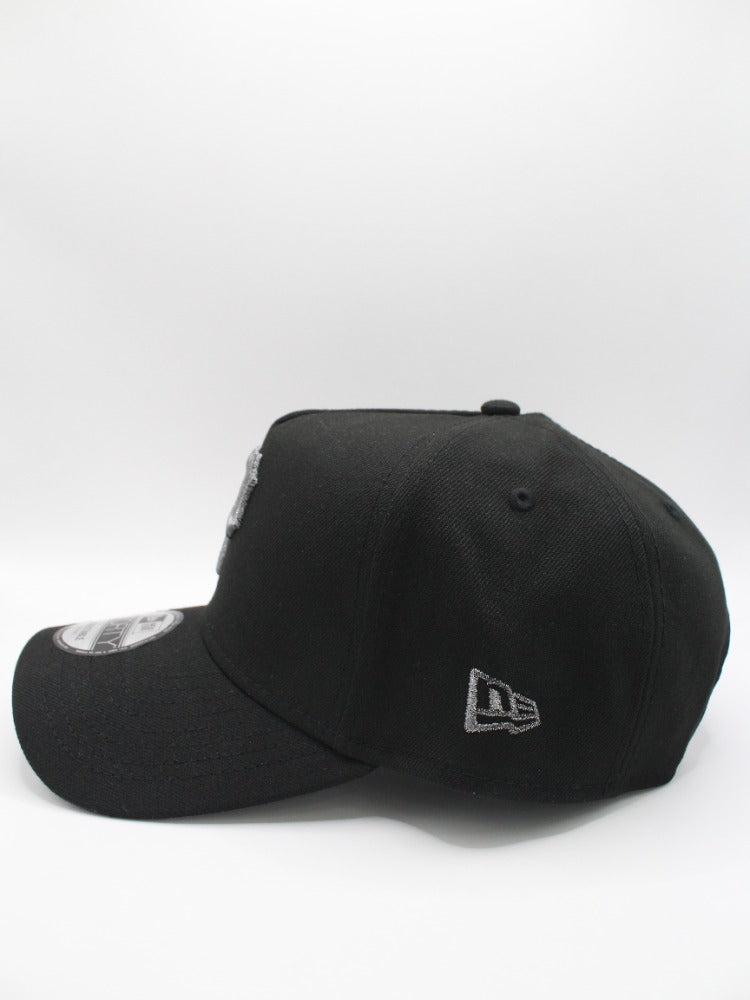 P PIRATES RIVERS STADIUM BLACK/ BEIGE