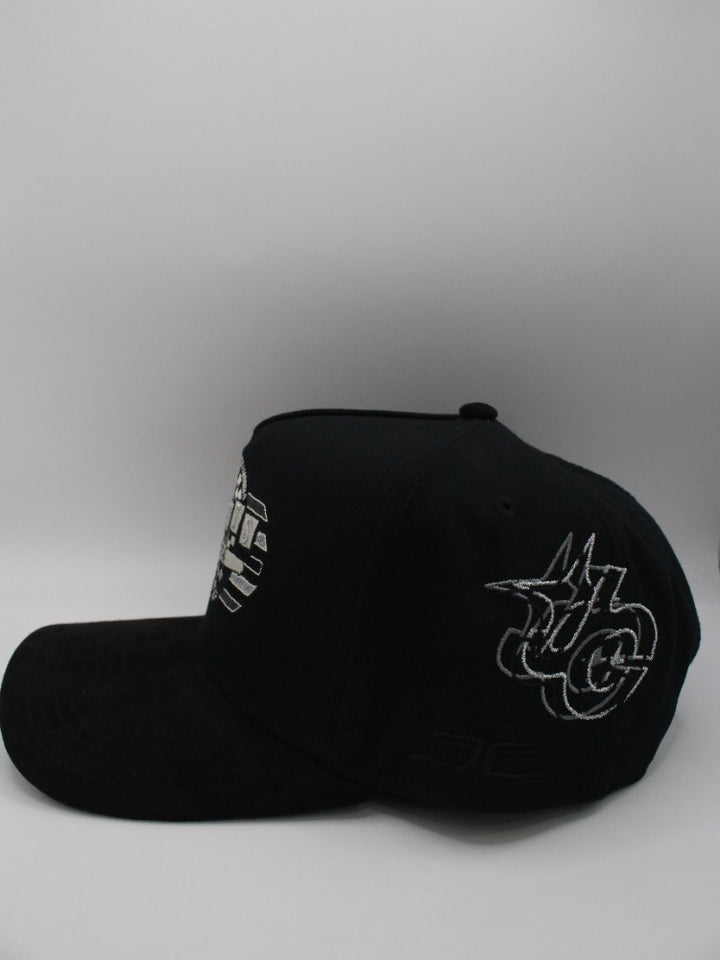 STUDIO BLACK