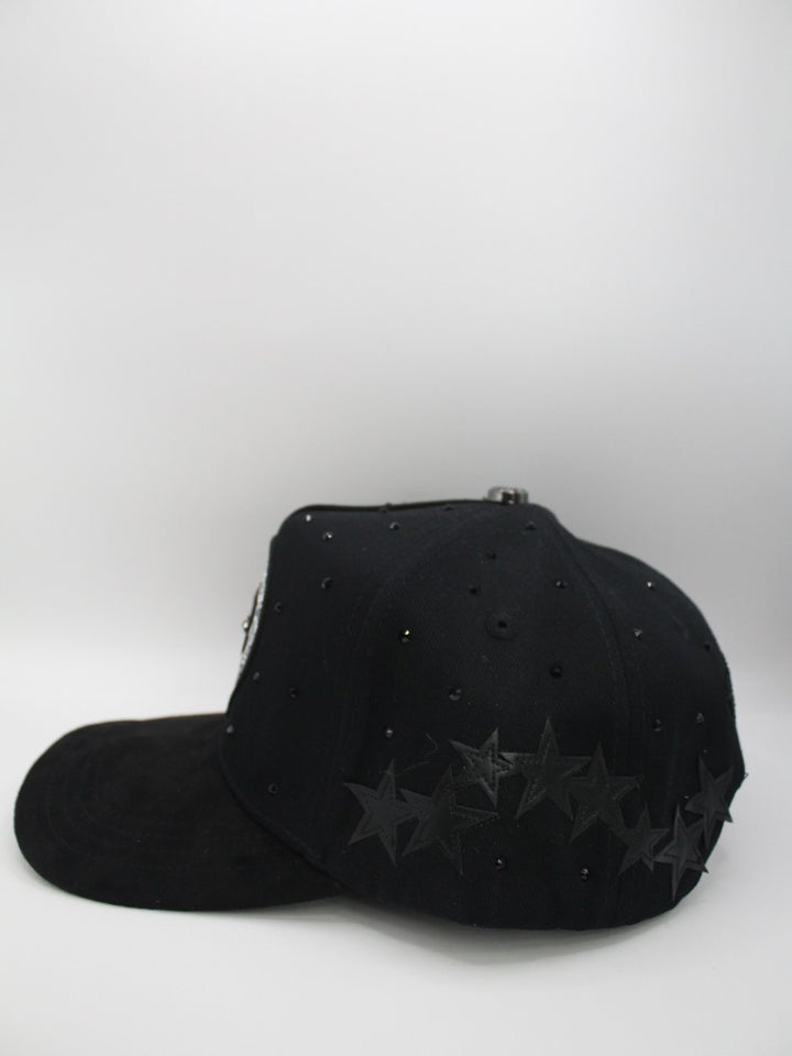 DELUXE BLACK